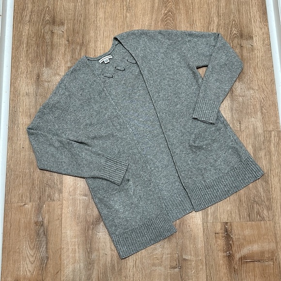 AMERICAN EAGLE | Gray Stitch Cardigan - Picture 1 of 4